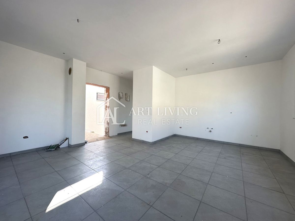 Poreč, okolica - trisobno stanovanje s strešno teraso, 90 m2 - PRILOŽNOST