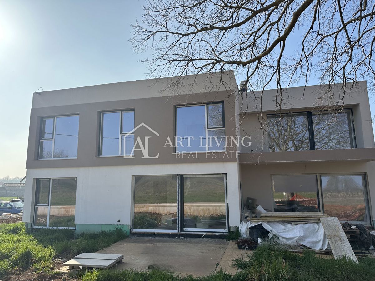 Poreč, okolica - trisobno stanovanje s strešno teraso, 90 m2 - PRILOŽNOST