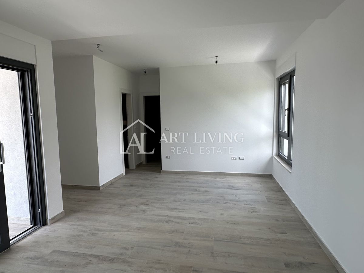 Istra, Umag, okolica - atraktivno stanovanje v prvem nadstropju, 300 m od morja