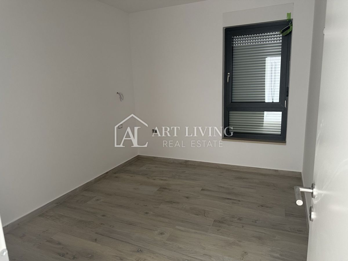 Istra, Umag, okolica - atraktivno stanovanje v prvem nadstropju, 300 m od morja