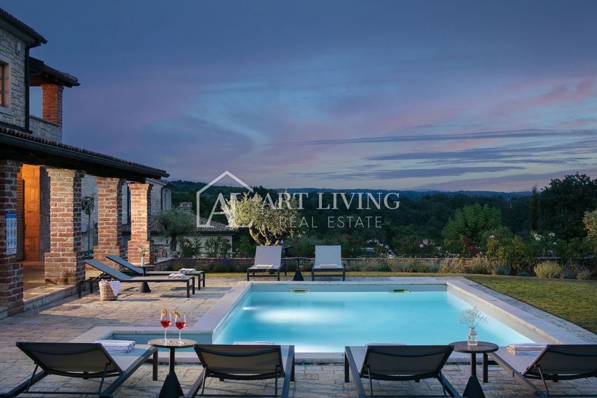 Poreč-okolica, razkošna kamnita vila v rustikalnem slogu z bazenom