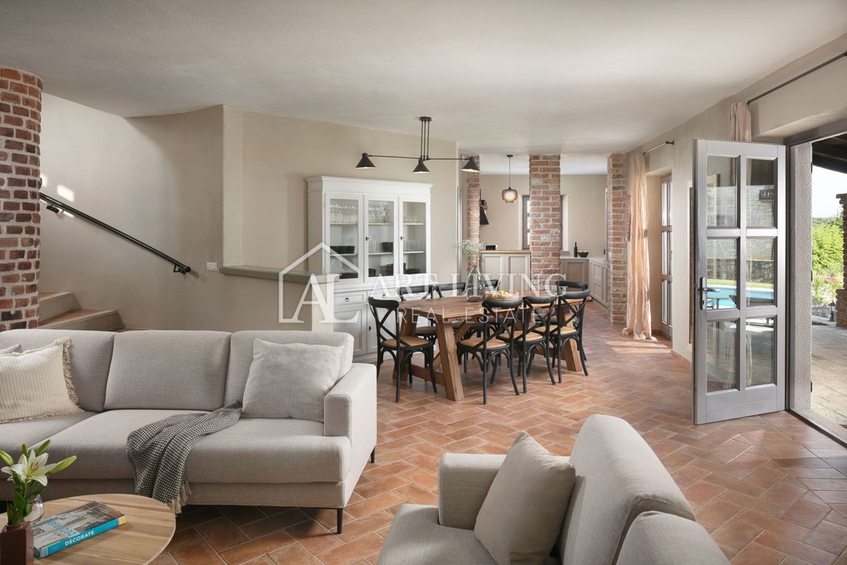 Poreč-okolica, razkošna kamnita vila v rustikalnem slogu z bazenom