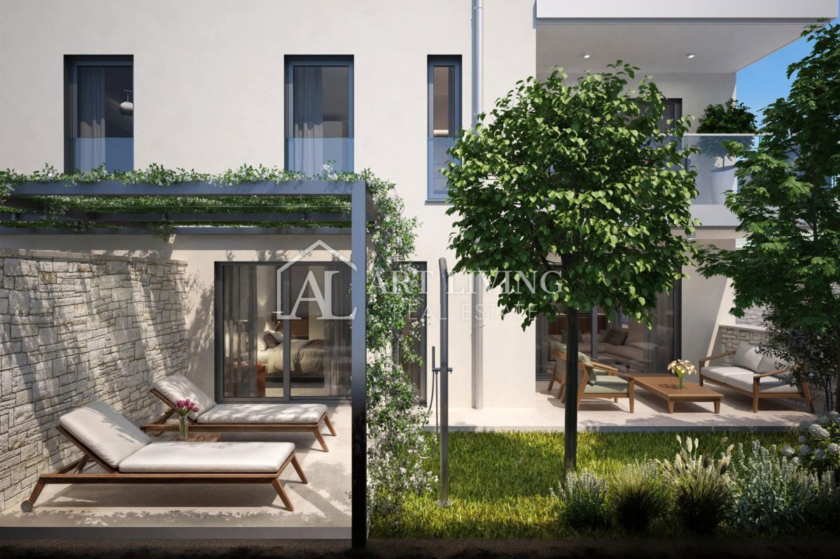 Umag, okolica – sodobno stanovanje z vrtom, 600 m od morja, NOVOGRADNJA