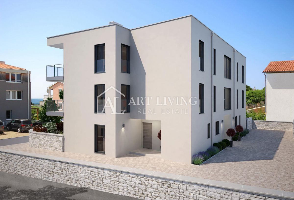 Umag, okolica – sodobno stanovanje z vrtom, 600 m od morja, NOVOGRADNJA