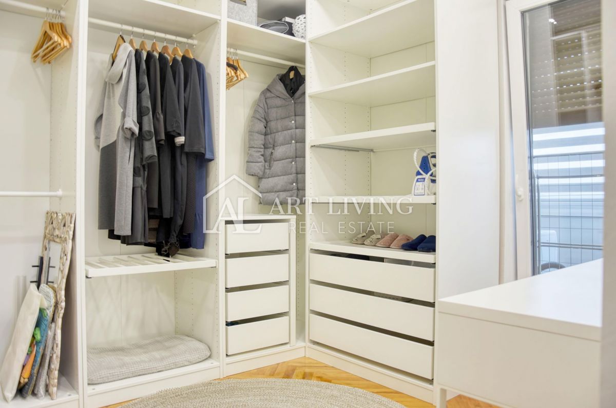 Poreč, luksuzno trisobno stanovanje, 100 m2, 800 m od morja