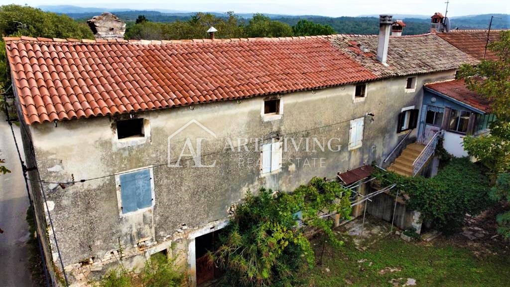 Grožnjan, okolica - Avtentična istrska kamnita hiša za prenovo