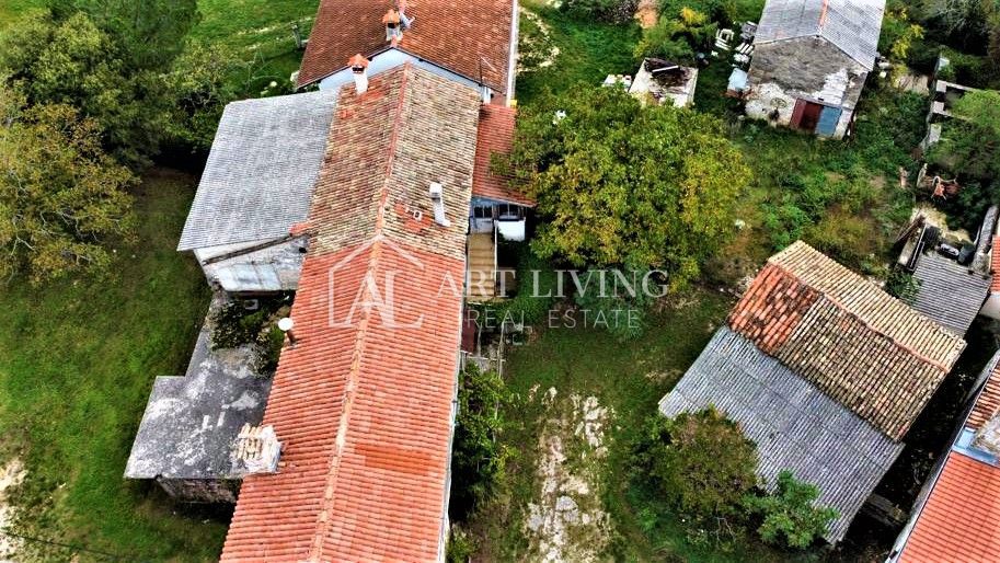 Grožnjan, okolica - Avtentična istrska kamnita hiša za prenovo