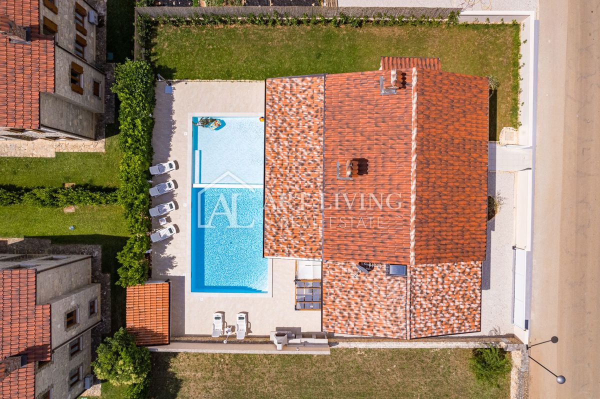 Istra, Svetvinčenat, okolica – čudovita vila z velikim bazenom