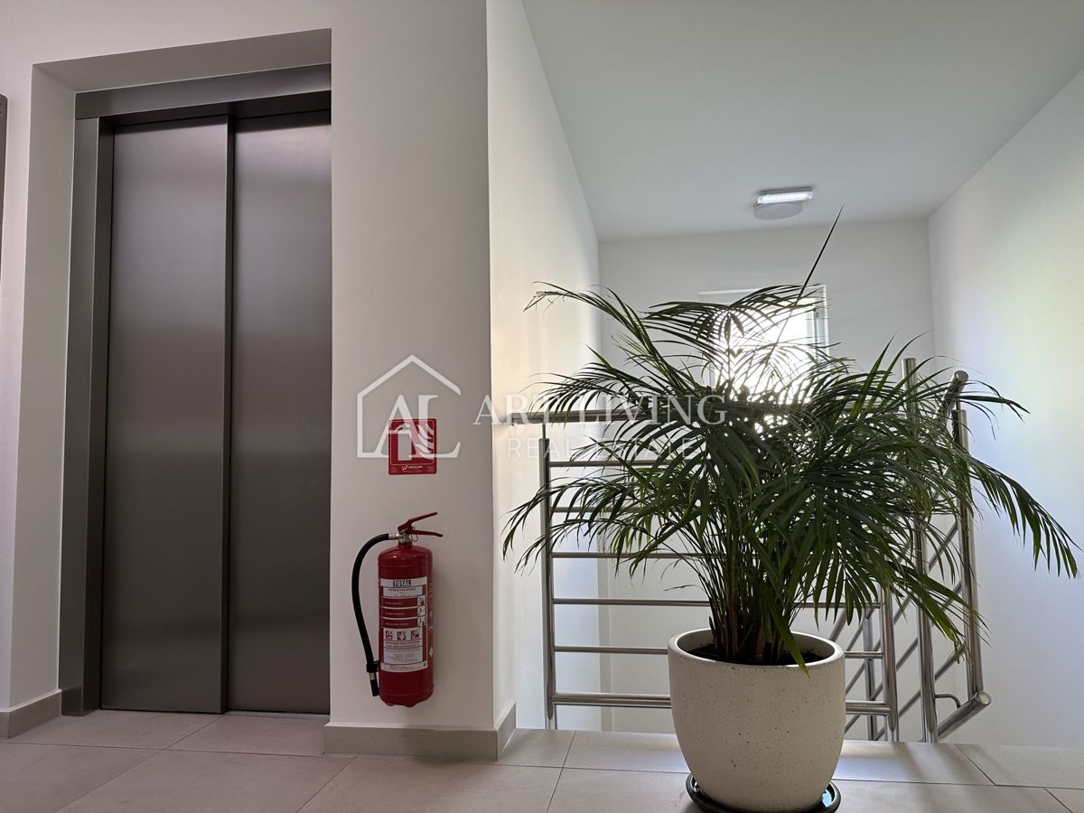 UMAG - luksuzno trisobno stanovanje, 134 m2, TOP lokacija!!!