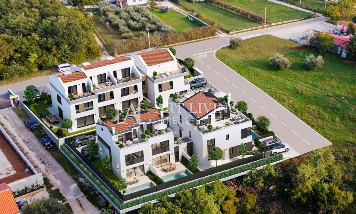 Poreč - moderna vrstna hiša z bazenom na odlični lokaciji - NOVOGRADNJA!