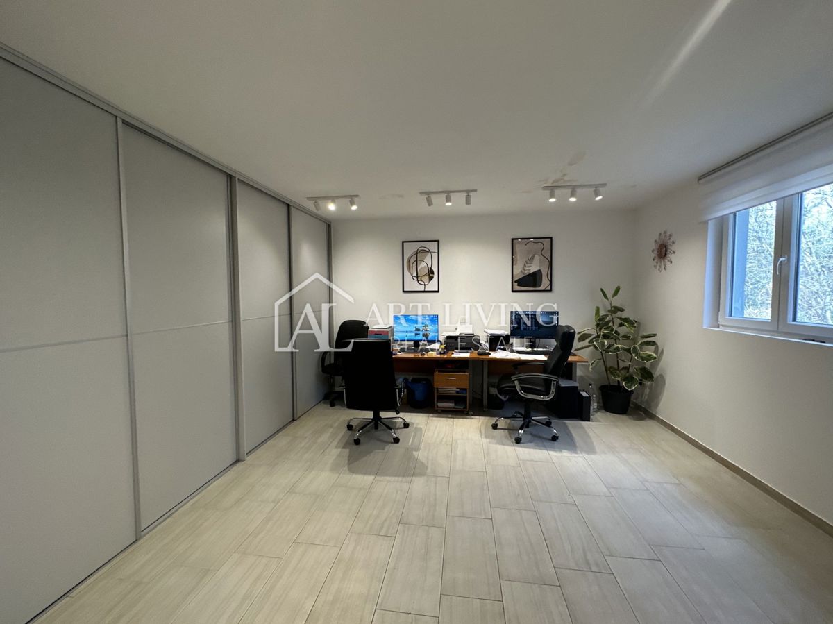 Umag, okolica - Industrijsko skladišče/hala, 280 m², naprodaj ali za dolgoročni najem