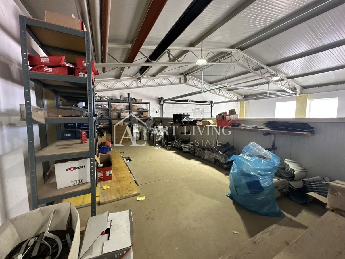 Umag, okolica - Industrijsko skladišče/hala, 280 m², naprodaj ali za dolgoročni najem