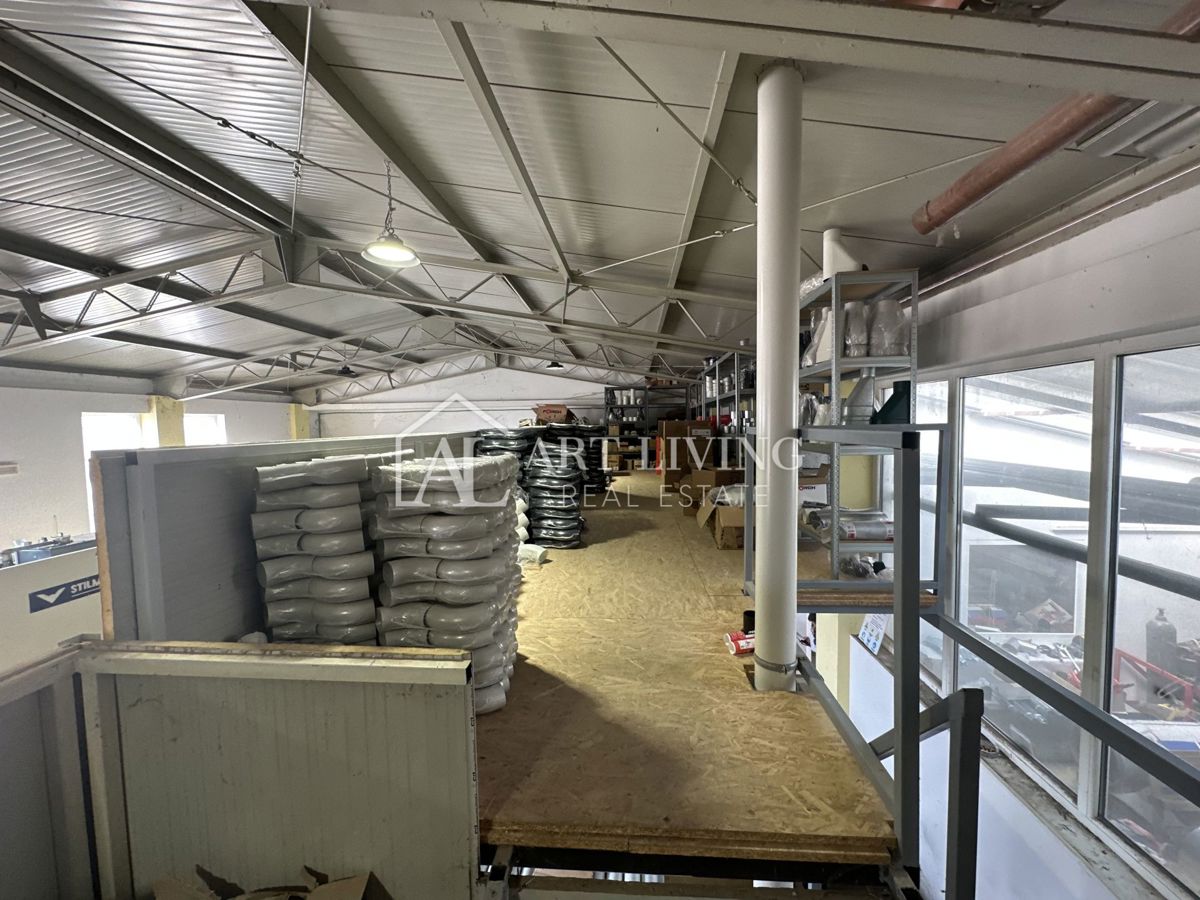 Umag, okolica - Industrijsko skladišče/hala, 280 m², naprodaj ali za dolgoročni najem