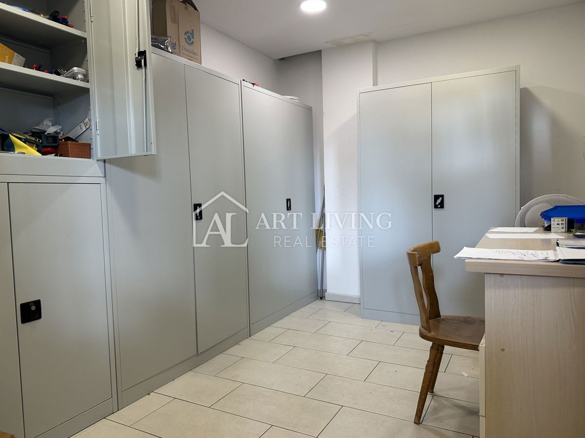 Umag, okolica - Industrijsko skladišče/hala, 280 m², naprodaj ali za dolgoročni najem