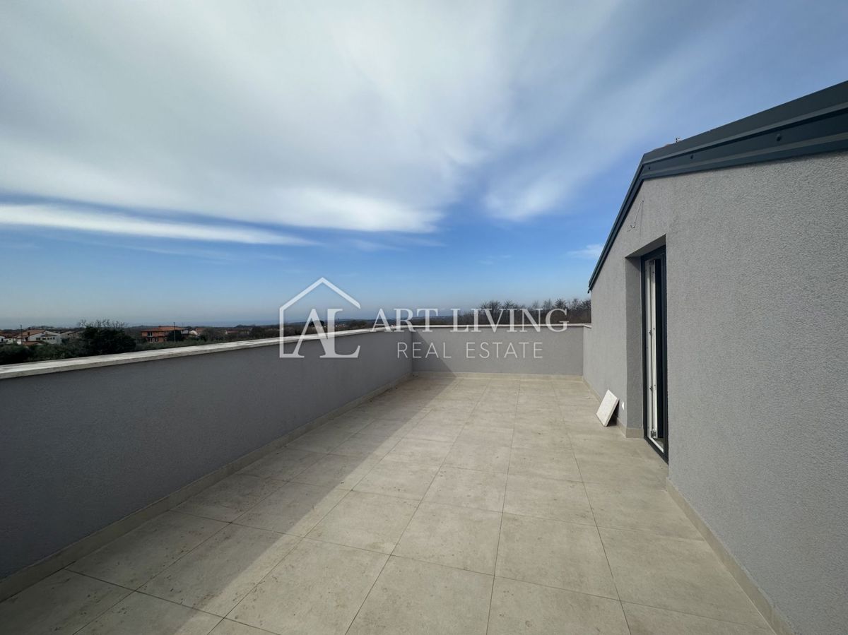 Poreč, okolica - dvoetažno trisobno stanovanje z edinstveno strešno teraso