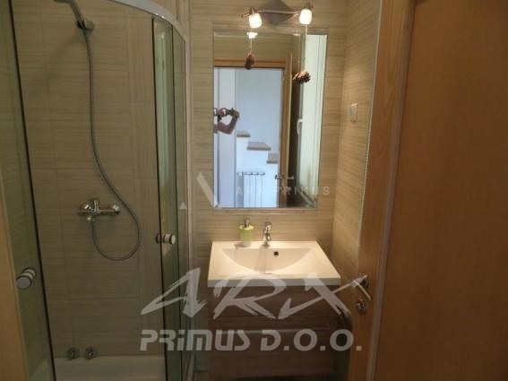 URBANA VILA S BAZENOM