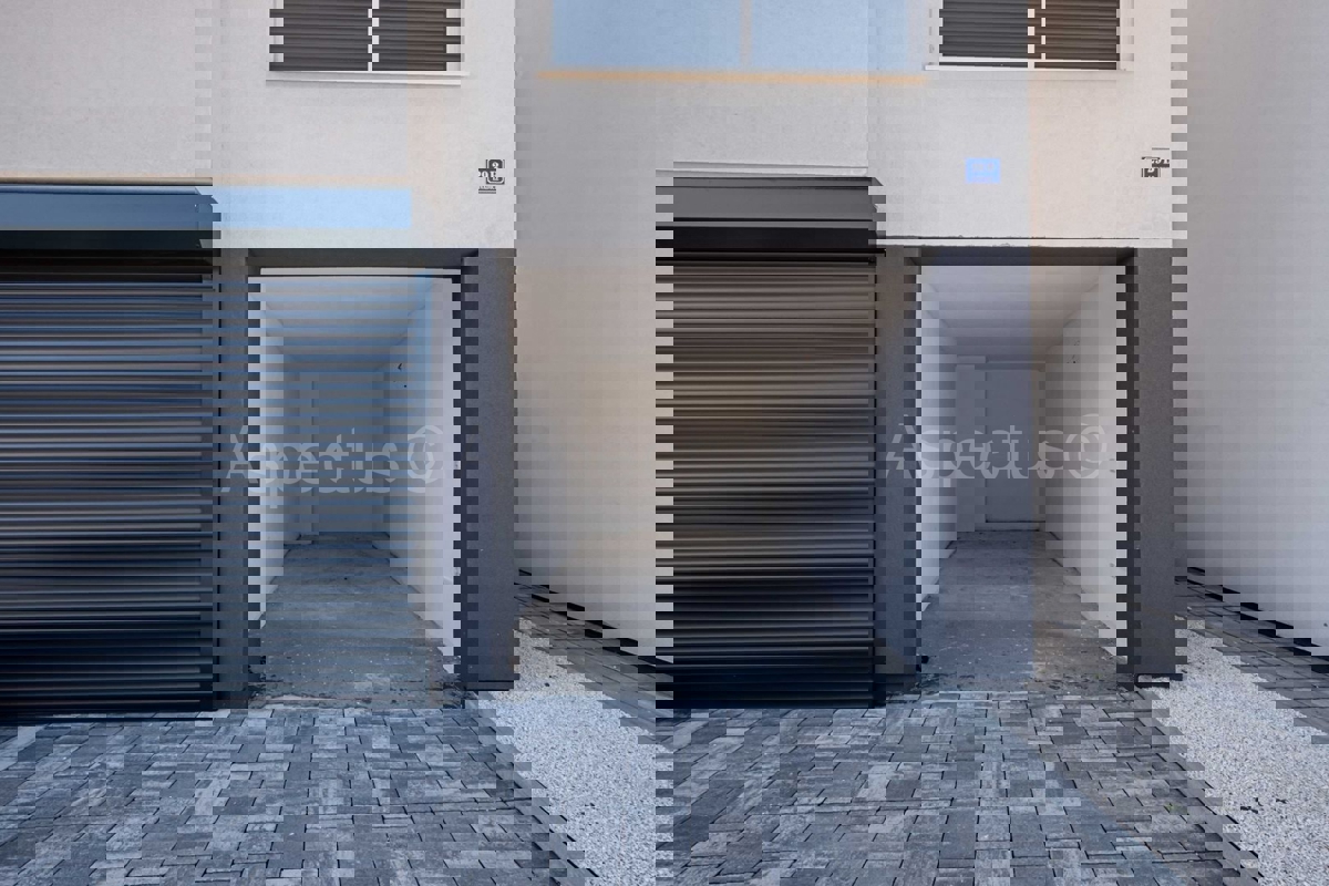 Apartma v 1. nadstropju, dve spalnici, Medulin, Istra