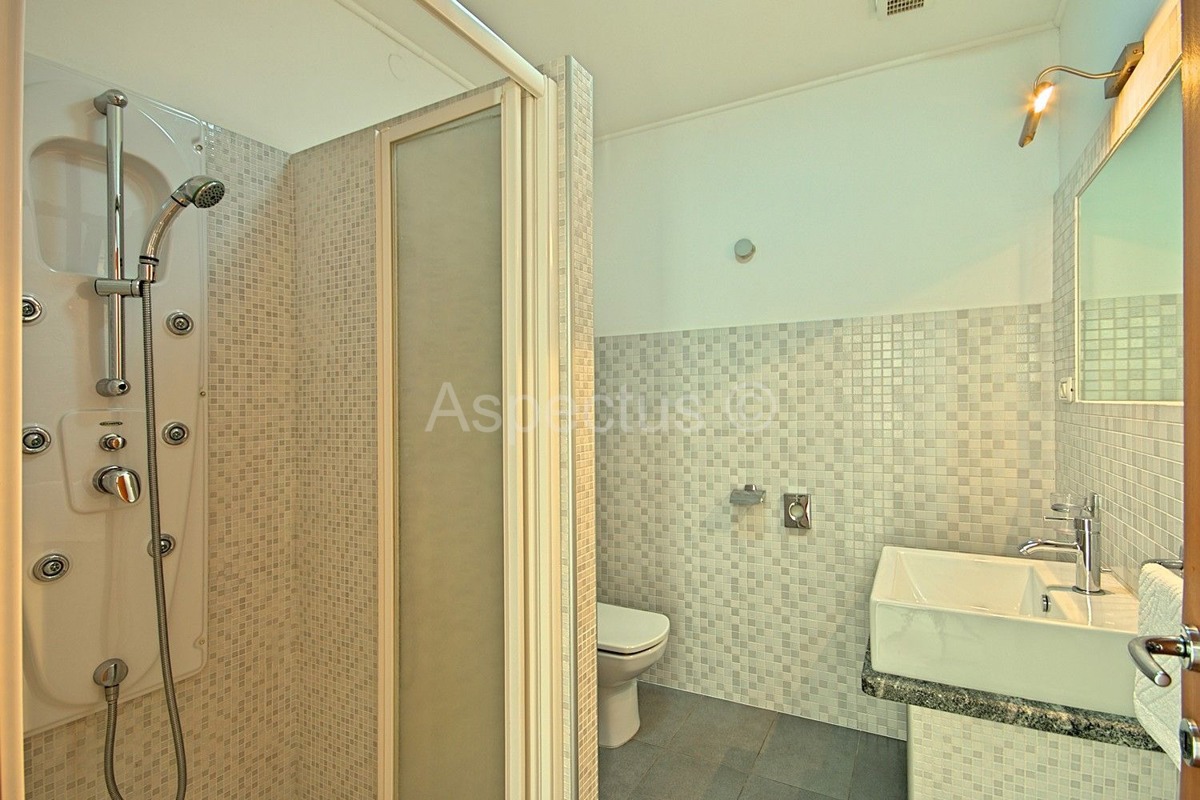 Apartmanska kuća, 12 apartmana,blizina plaže, Umag