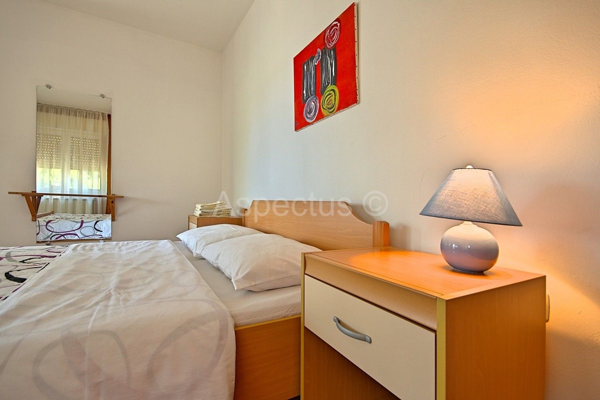 Apartmanska kuća, 12 apartmana,blizina plaže, Umag