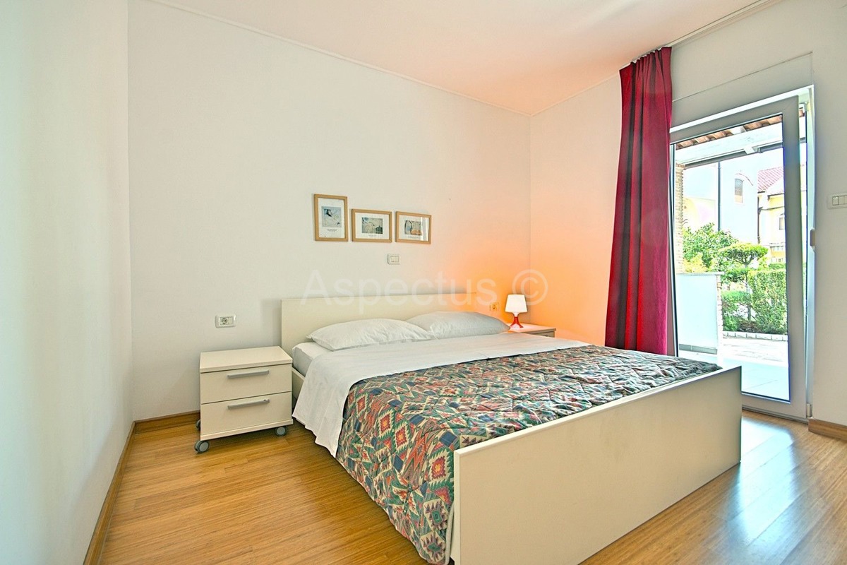 Apartmanska kuća, 12 apartmana,blizina plaže, Umag