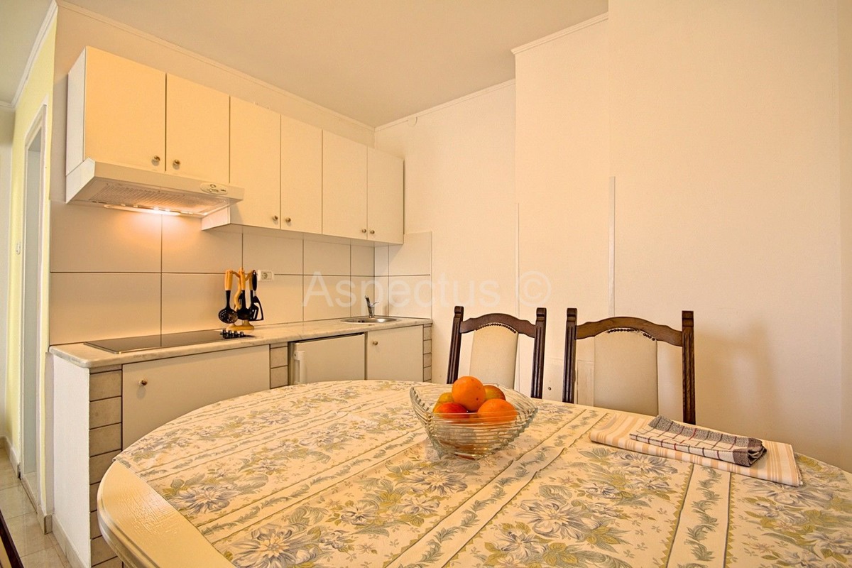 Apartmanska kuća, 12 apartmana,blizina plaže, Umag
