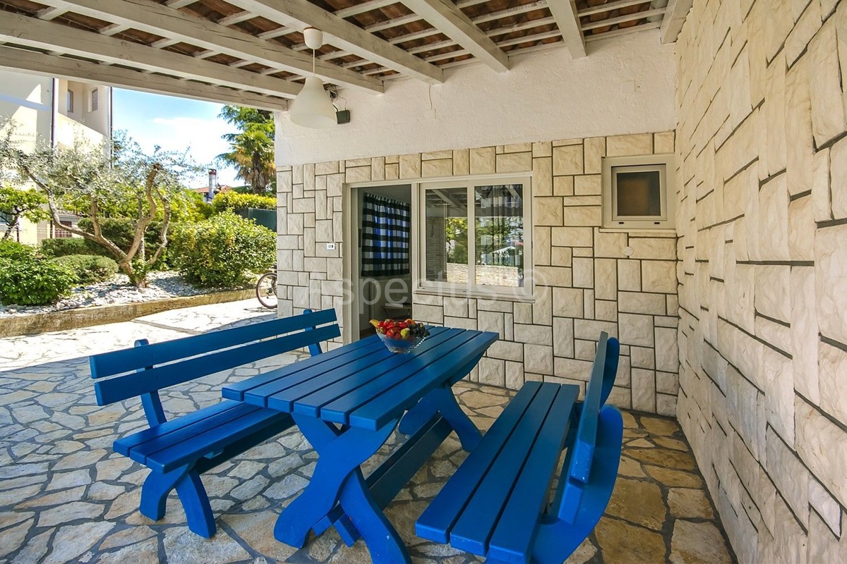 Apartmanska kuća, 12 apartmana,blizina plaže, Umag