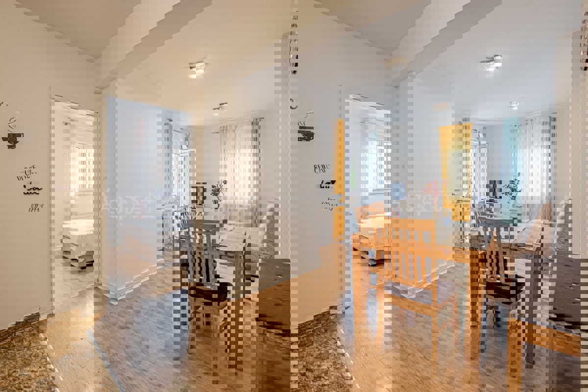 Stanovanje v pritličju - dvosobno, opremljeno in vseljivo, Fažana, Valbandon