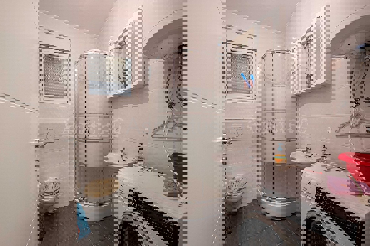 Stanovanje v pritličju - dvosobno, opremljeno in vseljivo, Fažana, Valbandon