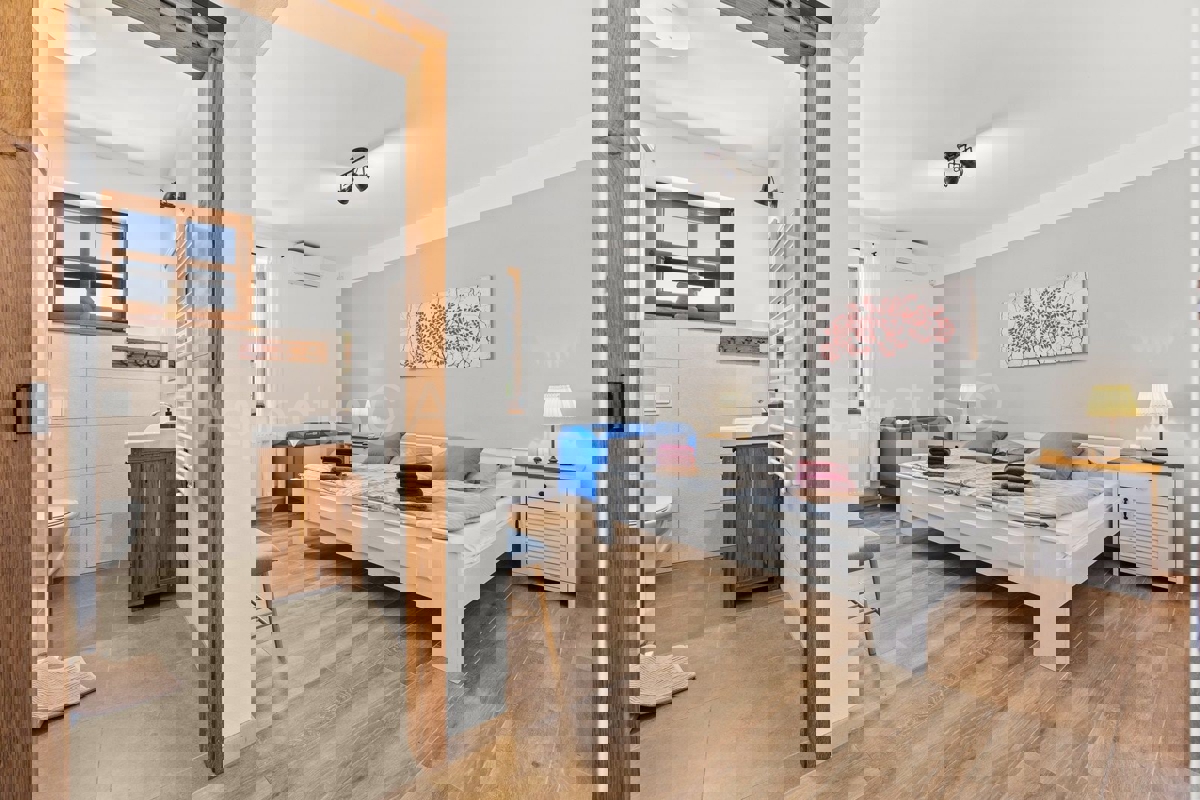 Luksuzna vila z bazenom, opremljena, vrt, garaža, Istra | 12 km od Fažane, okolica Pule