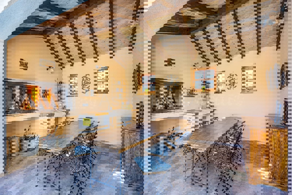 Luksuzna vila z bazenom, opremljena, vrt, garaža, Istra | 12 km od Fažane, okolica Pule