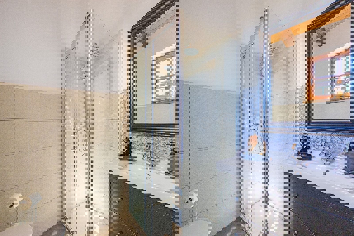 Luksuzna vila z bazenom, opremljena, vrt, garaža, Istra | 12 km od Fažane, okolica Pule