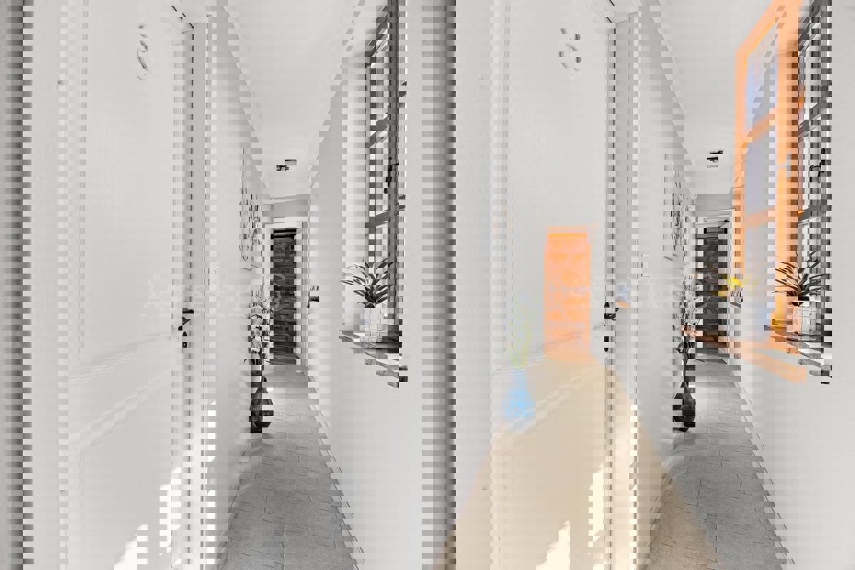 Luksuzna vila z bazenom, opremljena, vrt, garaža, Istra | 12 km od Fažane, okolica Pule