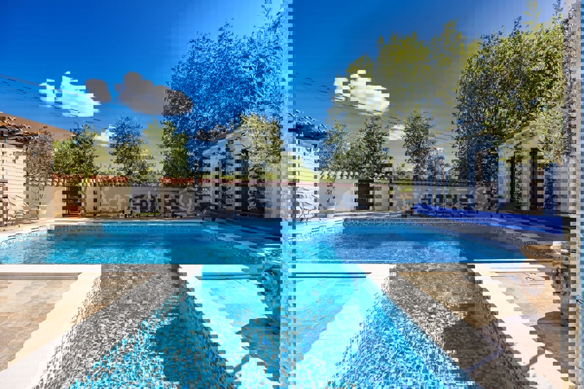 Luksuzna vila z bazenom, opremljena, vrt, garaža, Istra | 12 km od Fažane, okolica Pule