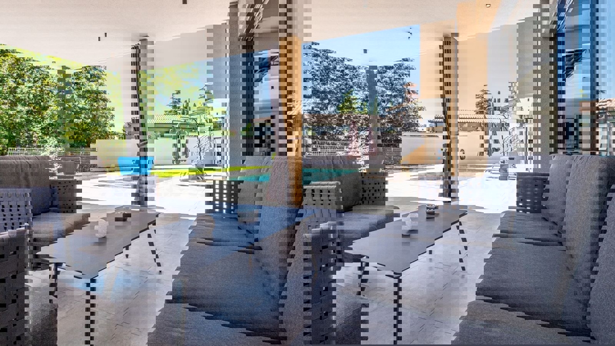 Luksuzna moderna vila z bazenom, okolica Pule | Divšići
