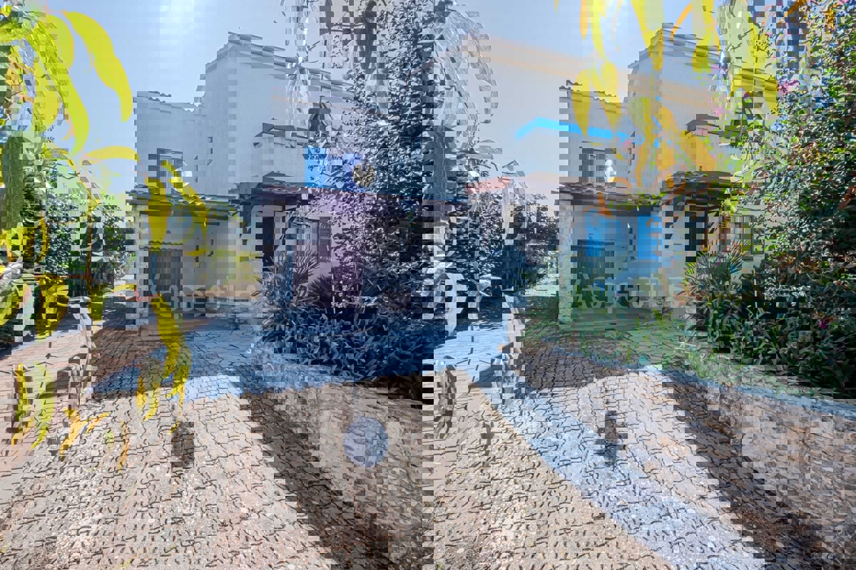 Samostojna družinska hiša, pogled na morje, Banjole, Pula | Istra