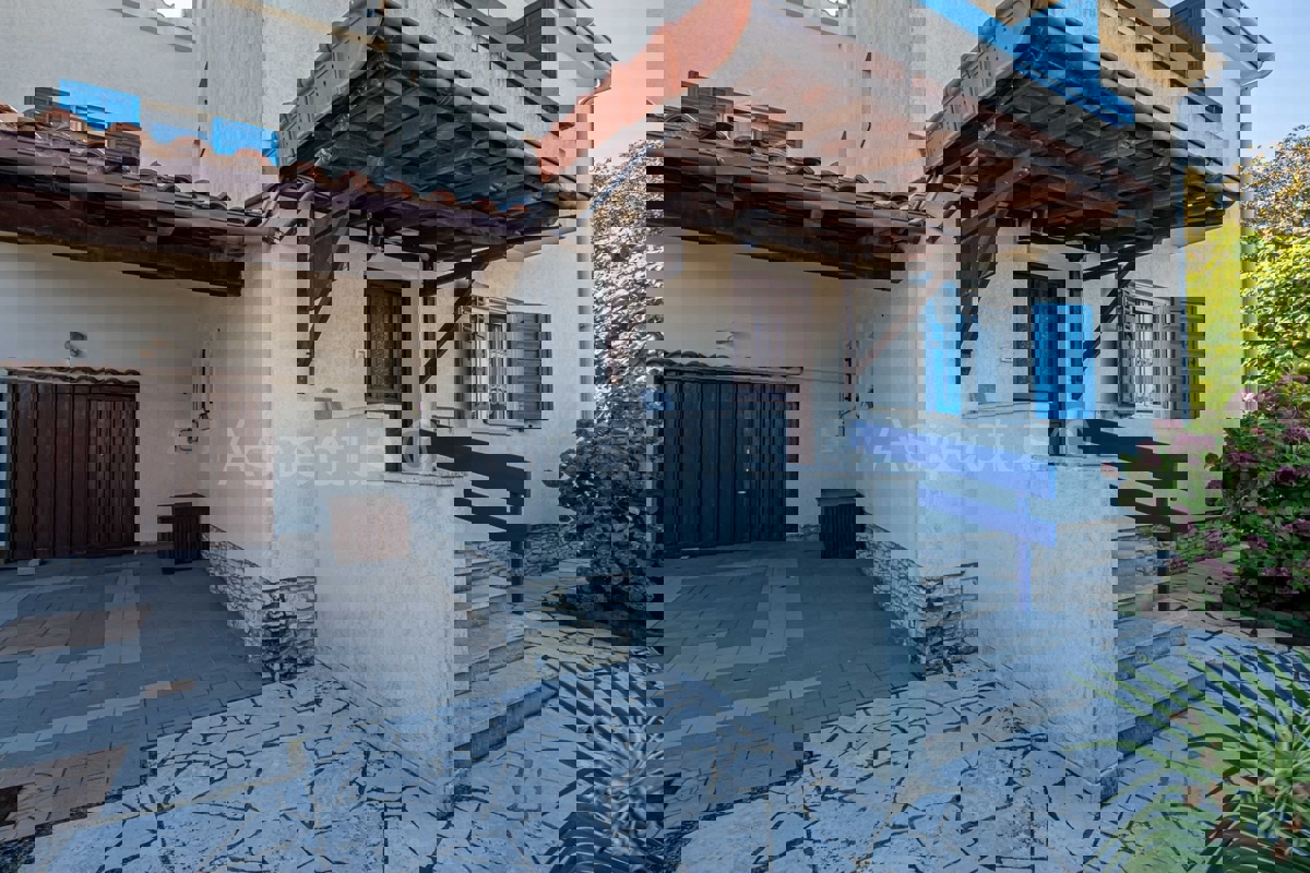 Samostojna družinska hiša, pogled na morje, Banjole, Pula | Istra