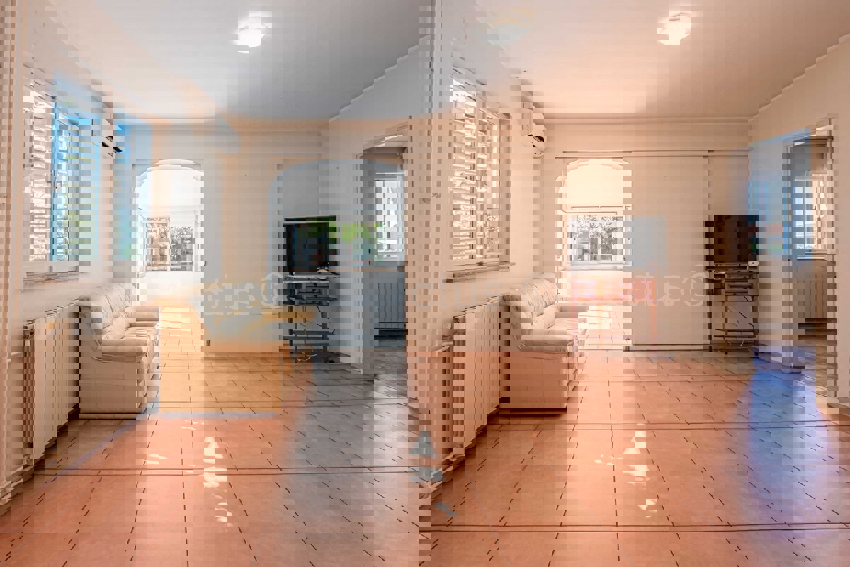 Samostojna družinska hiša, pogled na morje, Banjole, Pula | Istra