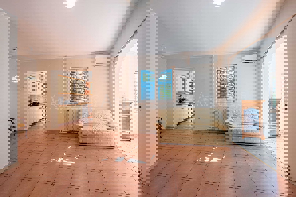 Samostojna družinska hiša, pogled na morje, Banjole, Pula | Istra