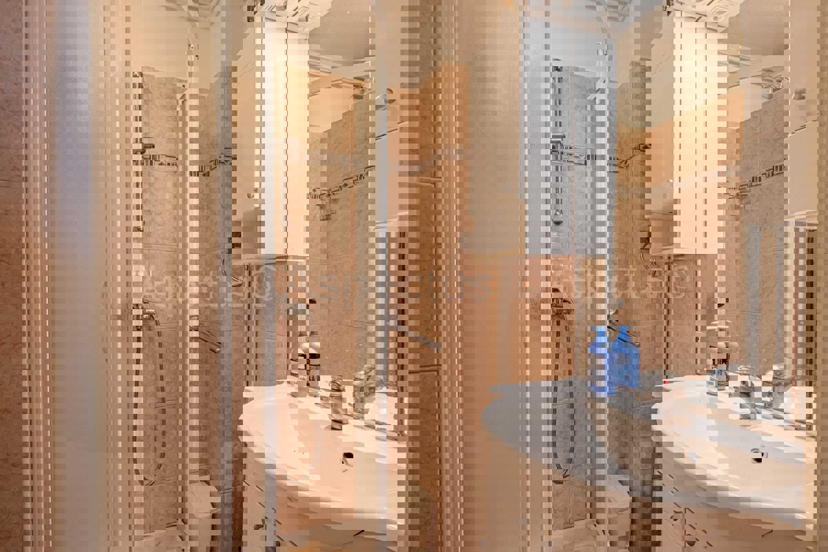 Samostojna družinska hiša, pogled na morje, Banjole, Pula | Istra