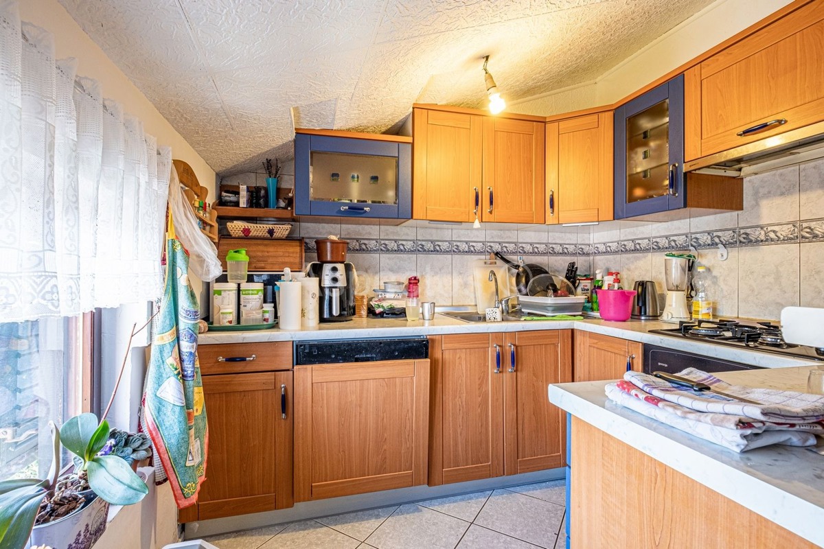 Stan s četiri spavaće sobe, 300 m od plaže, Medulin, Banjole