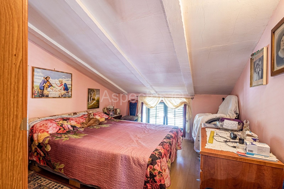 Stan s četiri spavaće sobe, 300 m od plaže, Medulin, Banjole