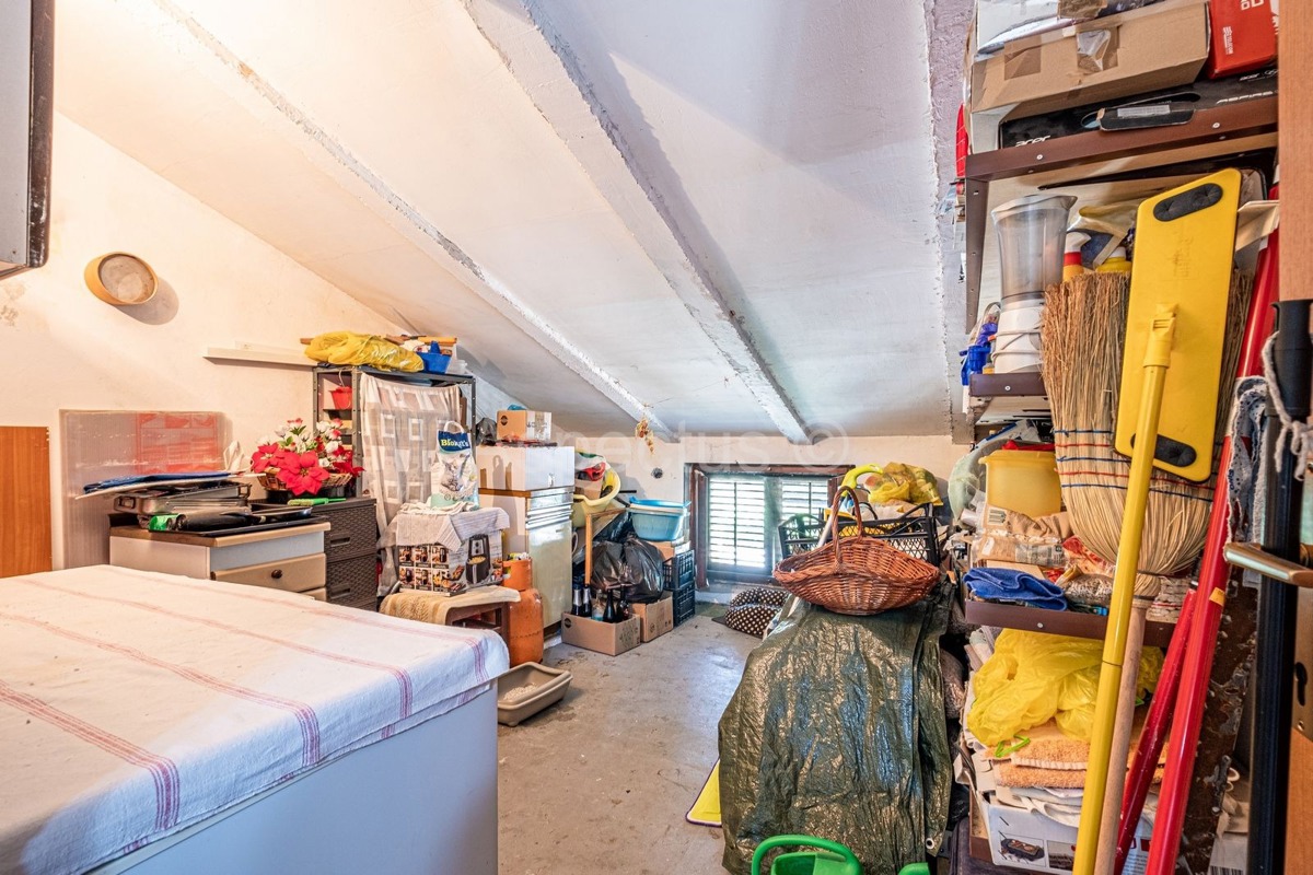 Stan s četiri spavaće sobe, 300 m od plaže, Medulin, Banjole