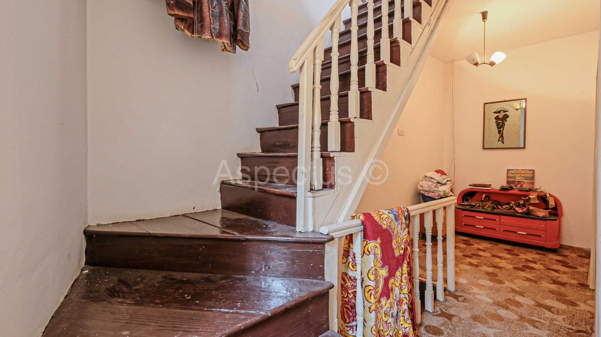 Vodnjan, Kamena kuća za život i poslovanje, Istra