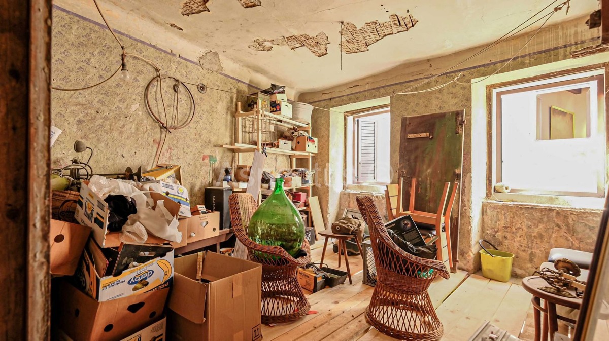 Vodnjan, Kamena kuća za život i poslovanje, Istra