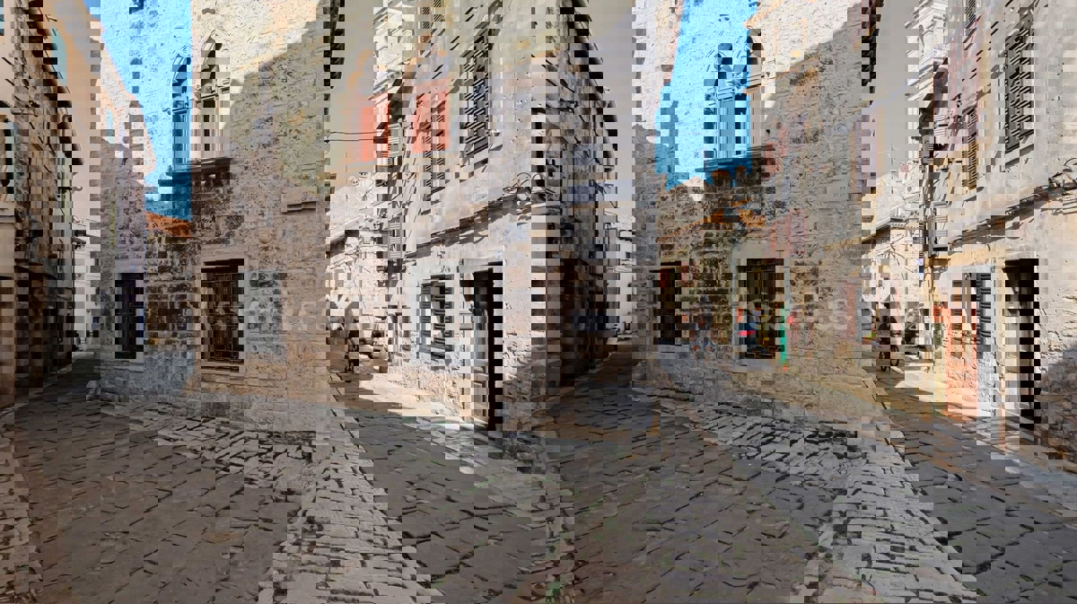 Vodnjan, Kamnita hiša za bivanje in poslovanje, Istra