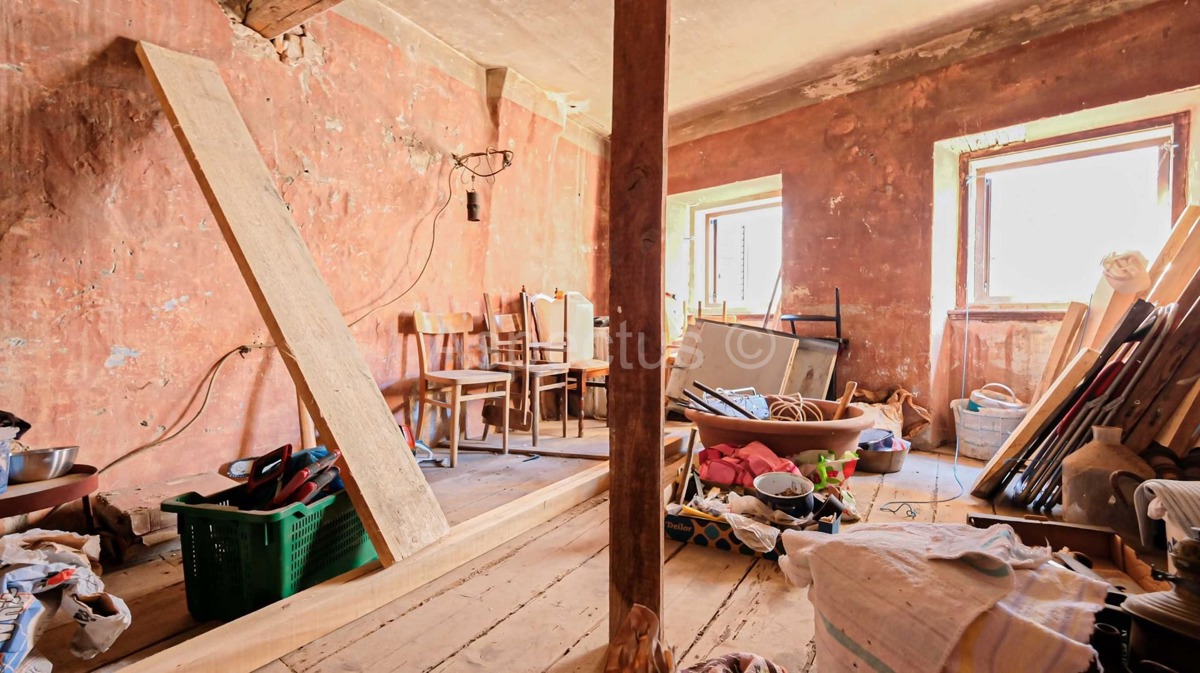 Vodnjan, Kamena kuća za život i poslovanje, Istra