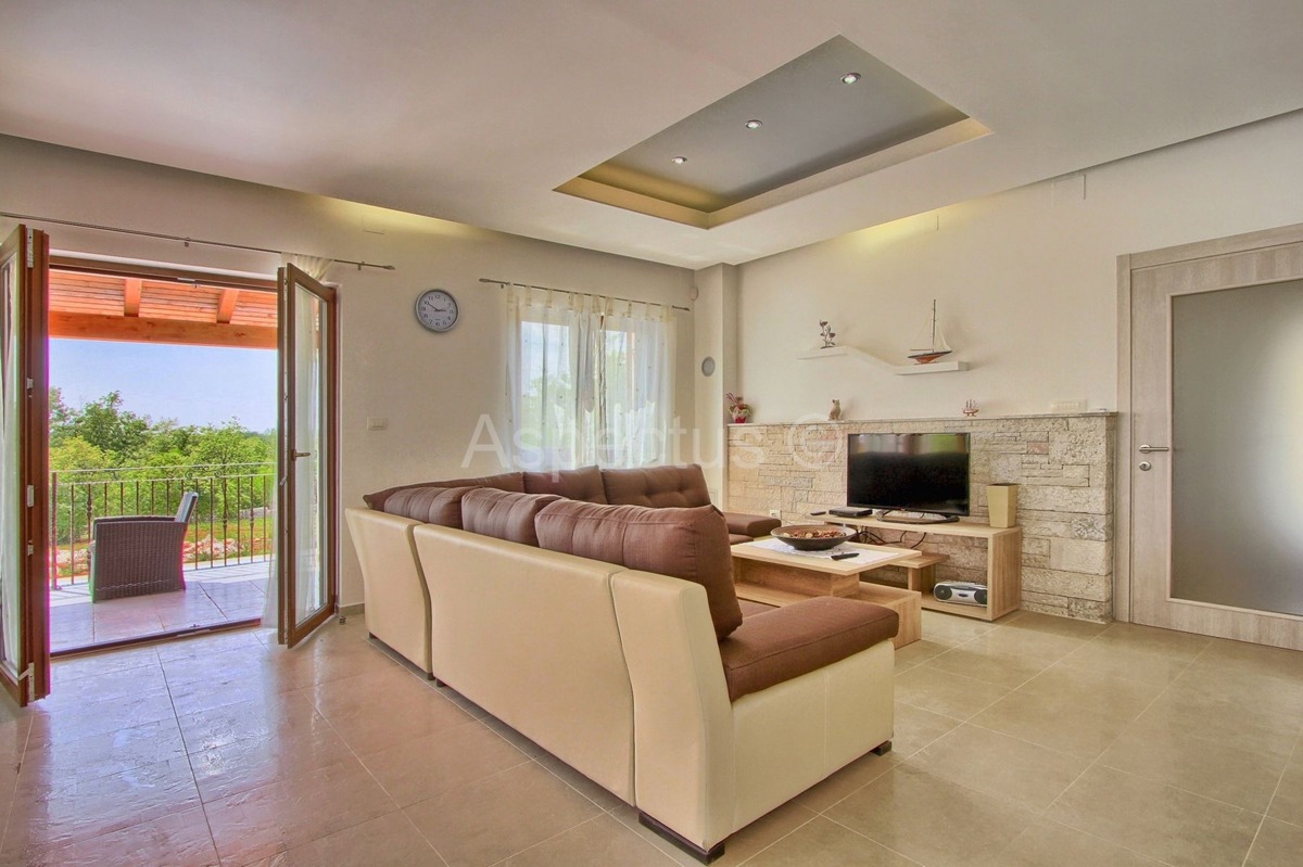 Luksuzna vila sa bazenom na mirnoj lokaciji, Svetvinčenat, Istra