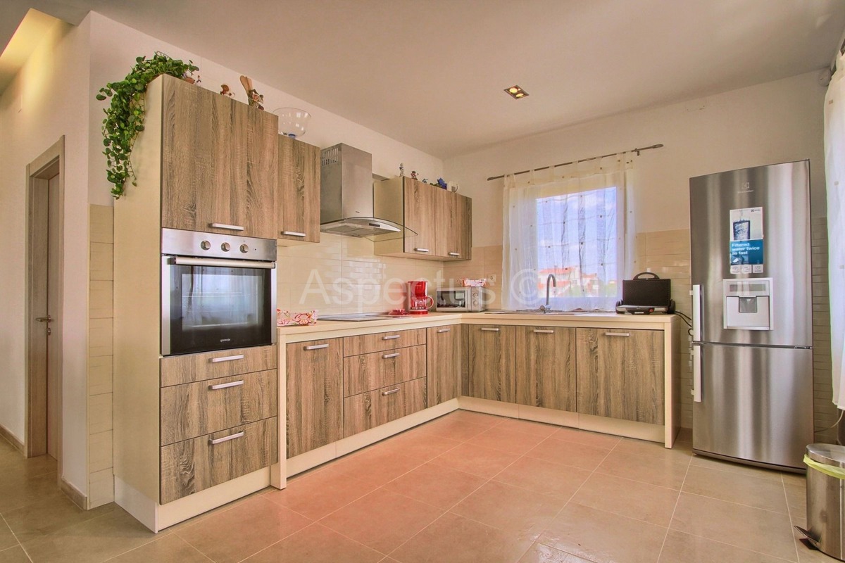 Luksuzna vila sa bazenom na mirnoj lokaciji, Svetvinčenat, Istra