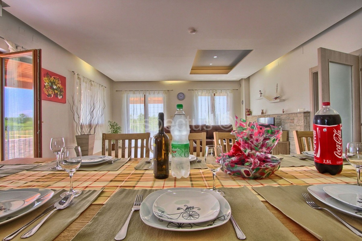 Luksuzna vila sa bazenom na mirnoj lokaciji, Svetvinčenat, Istra