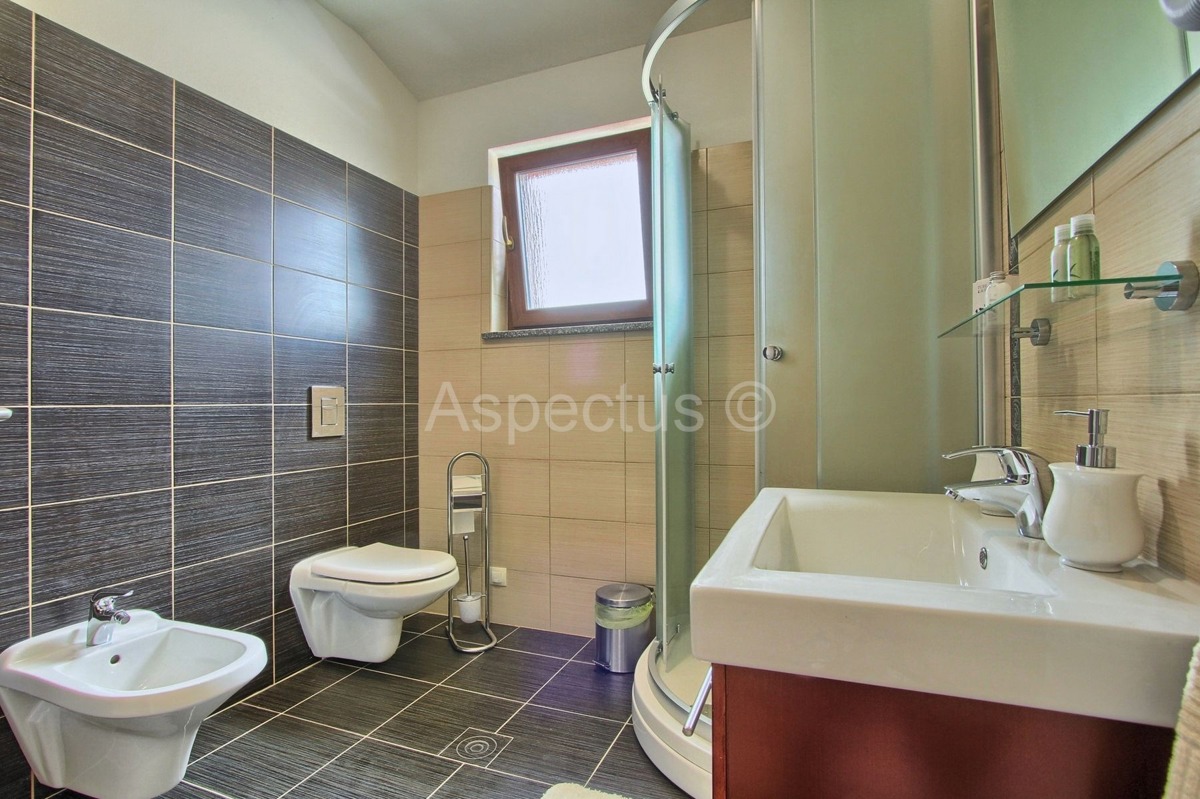 Luksuzna vila sa bazenom na mirnoj lokaciji, Svetvinčenat, Istra